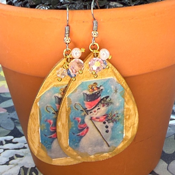Adorned Crown Jewelry Jewelry - ⭐️Adorned Crown Jewelry assemblage Victorian Christmas pink snowman earrings
